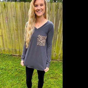 Ash Gray Long Sleeve V-Neck Top & Leopard Pocket